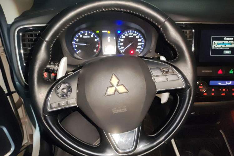 Used Mitsubishi Outlander 2020 2.4L 4x4 Zhi Xiang Edition 5 Seats
