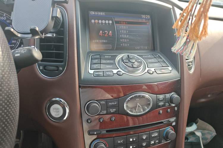 Used Infiniti QX50 2013 2.5L Two-Wheel-Drive Elegant Edition Audio And AC Panel