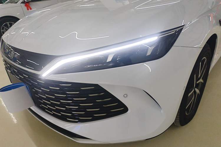 Used BYD Qin L 2025 DM-i Smart Drive 120KM Leading Model