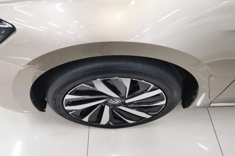 Used Volkswagen Passat 2022 330TSI Starry Elite Edition Left Front Wheel Hub