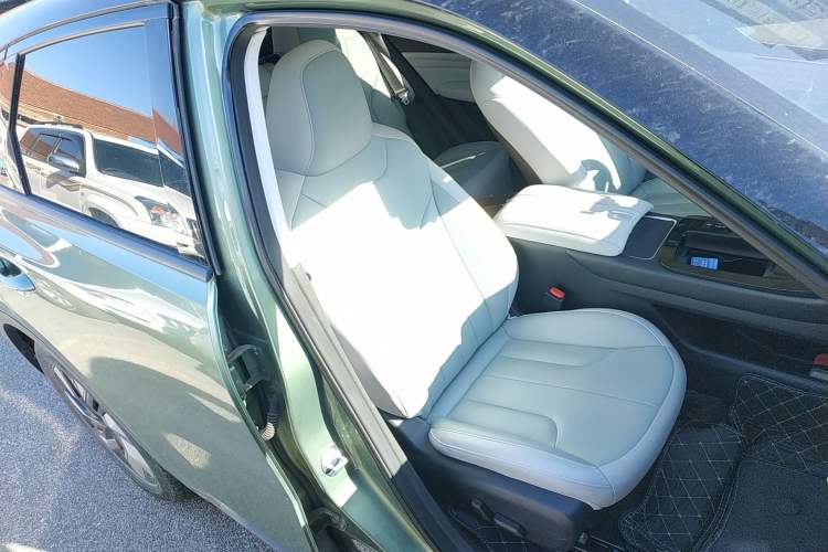 Used Venucia V DD-i 2023 110 km iE Version
