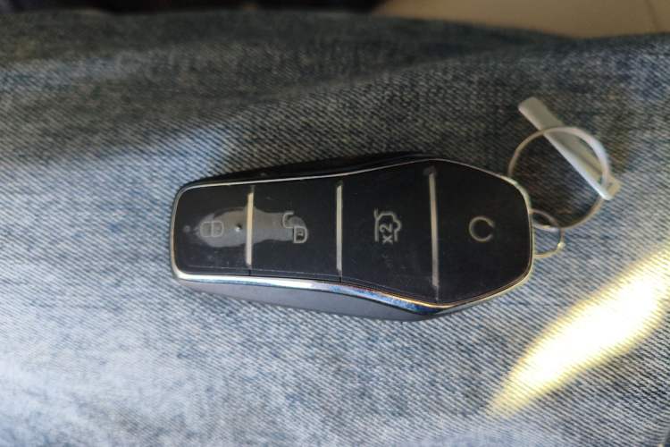 Used BYD Song Pro New Energy 2024 HONOR Edition DM-i 71KM Navigation Model
