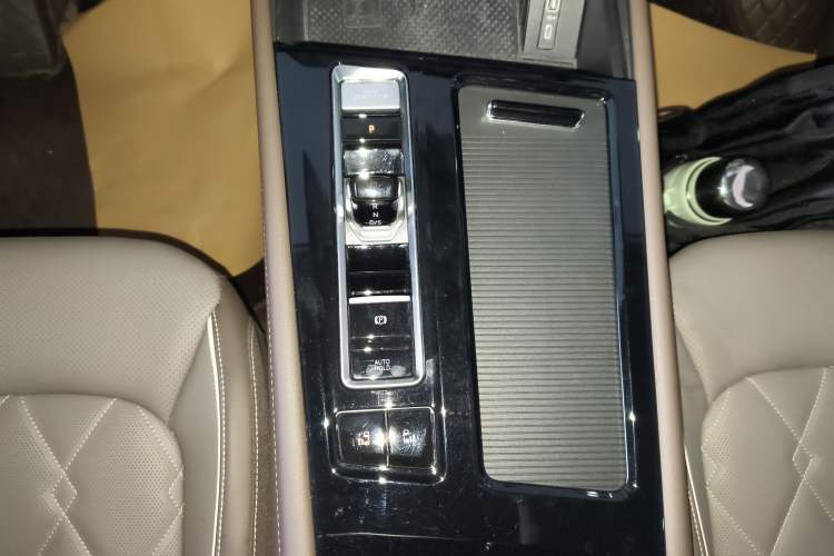 Used Volkswagen Viloran 2024 380TSI Premium Edition