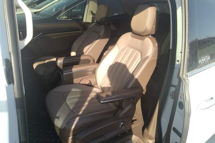 Used Volkswagen Viloran 2024 330TSI Luxury Edition
