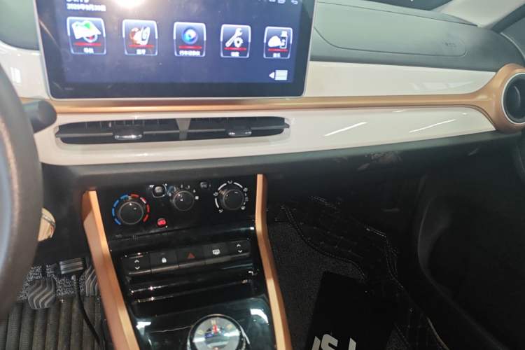 Used Dongfeng NAMMI BOX 2022 Light Wind Edition 201KM Lightning Model