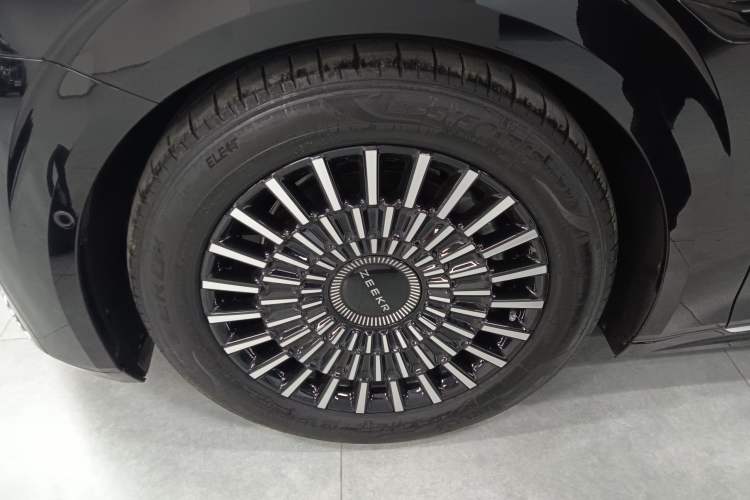 Used Zeekr 009 2024 Six-Seat Executive Version 4WD 108 kWh