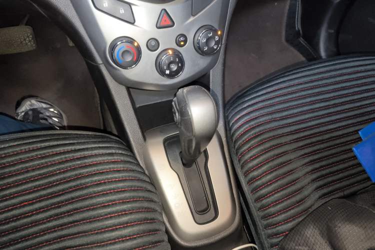 Used Chevrolet Aveo Sonic 2013 Sedan 1.4L Automatic with Sunroof