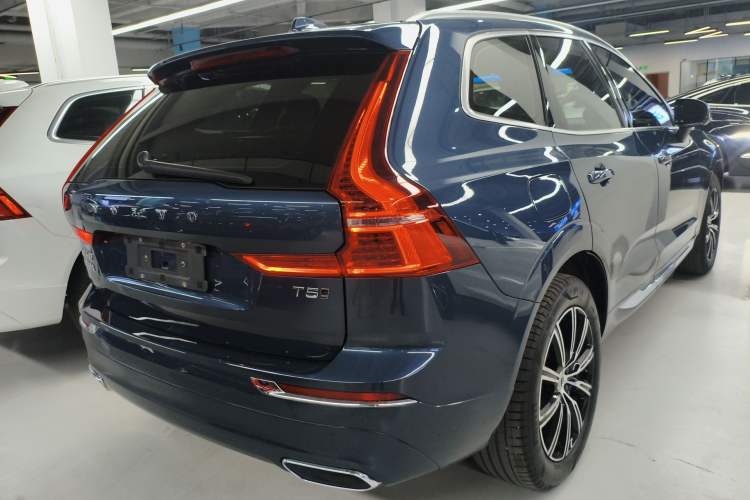 Used Volvo XC60 2021 T5 4x4 Smart Luxury Edition Rear Right 45 Deg