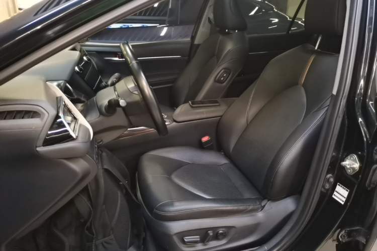 Used Toyota Camry 2019 Revised Version 2.0G Luxury Edition
