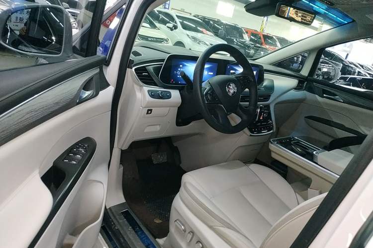 Used Buick GL8 2023 ES Lu Zun Deluxe and Yue Edition
