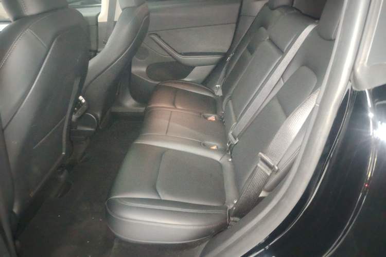 Used Tesla Model Y 2023 Long-Range All-Wheel-Drive Version