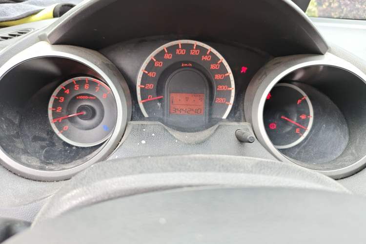 Used Honda Fit 2011 1.3L manual Comfort version
