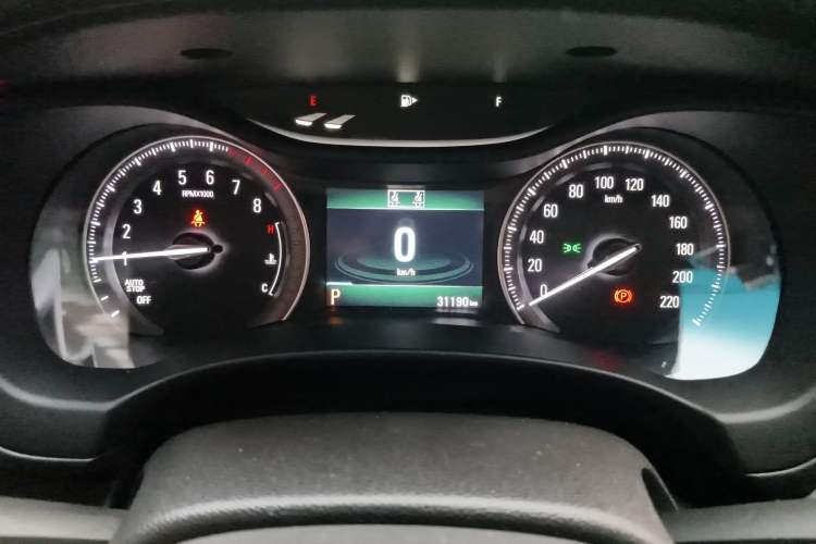 Used Buick GL6 2018 18T 6-Seater Prestige Model Instrument Cluster