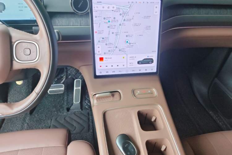 Used Nio ES8 2023 75 kWh Executive Edition Gear Lever