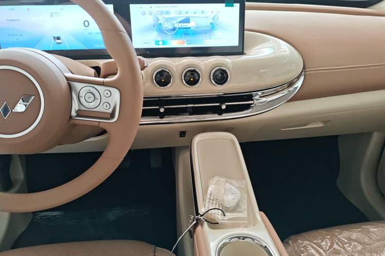 Used Wuling Bingo 2025 333 km Lingxi Connected Version Audio And AC Panel