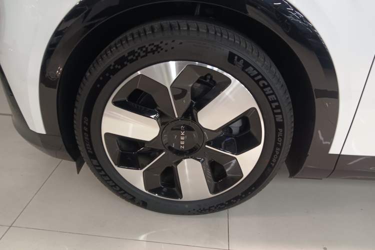 Used Zeekr MIX 2025 Intelligent Driving Version
