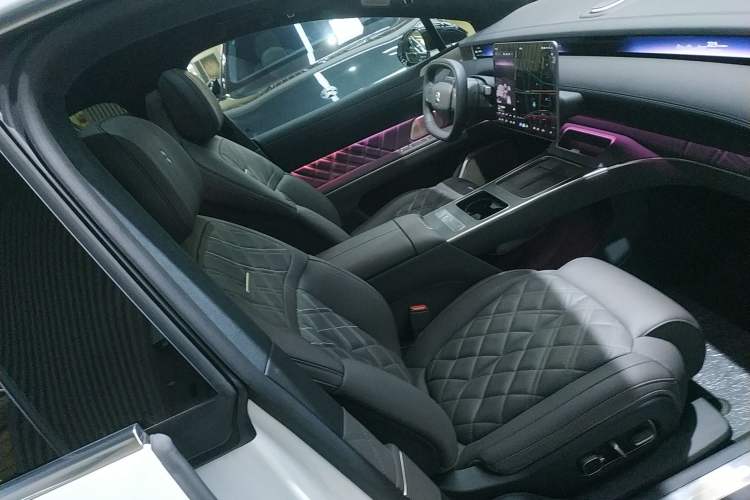 Used Nio ET9 2025 100 kWh