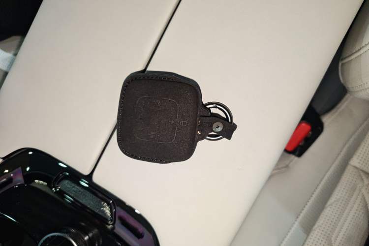 Used Zeekr 009 2024 7-Seater Aisle Version 108 kWh
