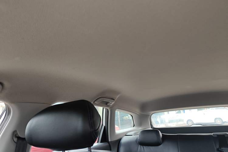 Used Baojun RC-5 2020 RC-5W 1.5L Manual Zhizhao Elite Edition
