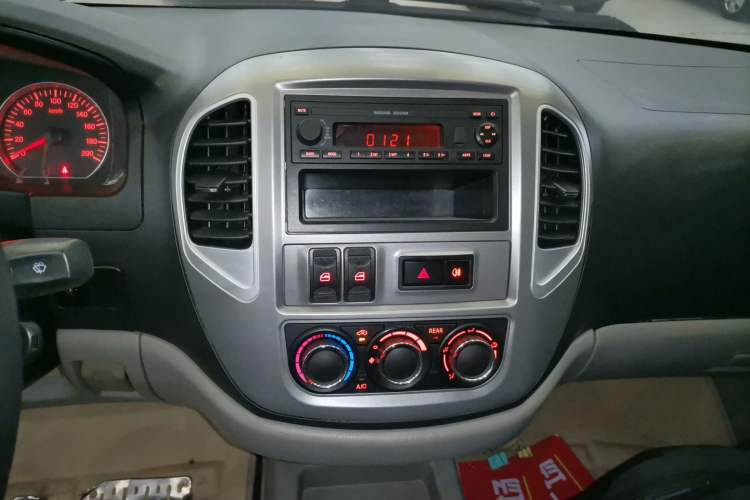 Used FORTHING Lingzhi 2015 M3 1.6L 7-Seater Standard Model