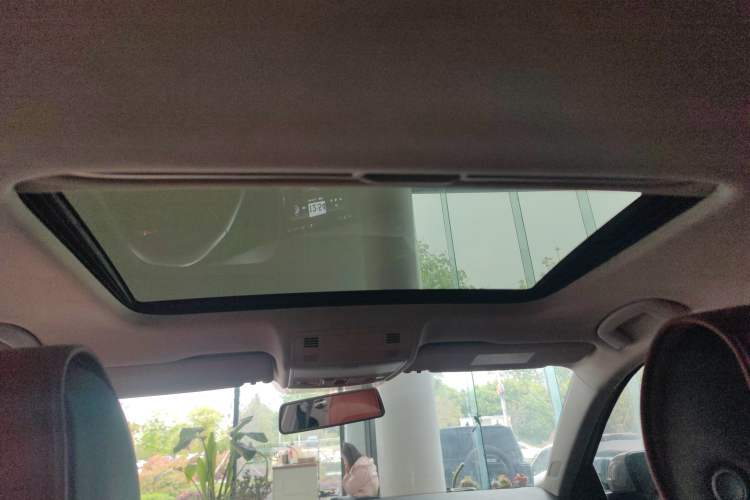 Used Volkswagen Bora 2019 1.5L Automatic Comfort Model Headliner