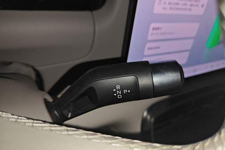 Used Geely Galaxy M9 2025 Model 210km Four-Wheel-Drive Leading Edition
