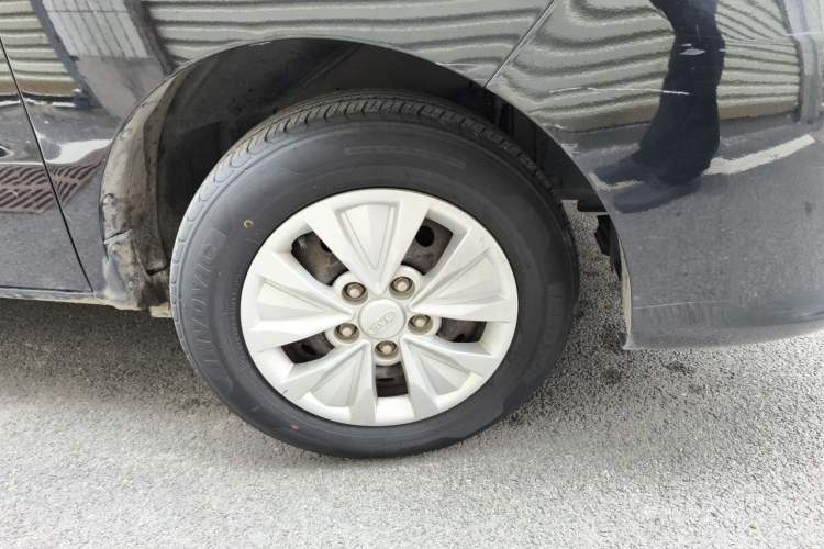 Used JAC Refine M3 2019 IKEA Edition 1.8L Luxury Model Right Front Wheel Hub