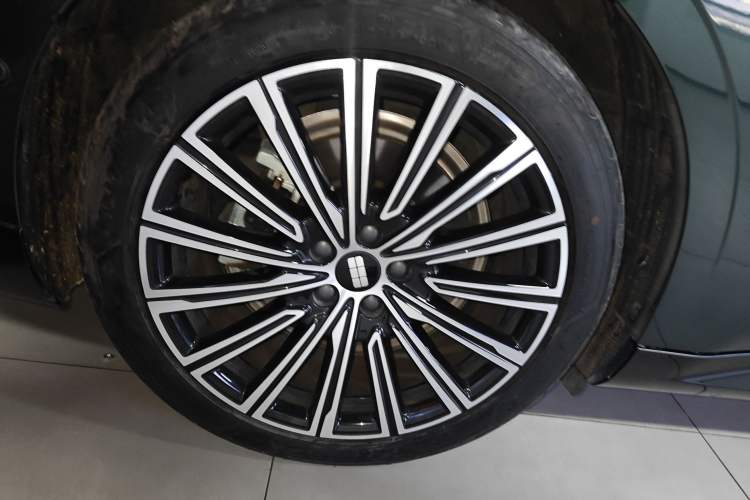 Used Geely Galaxy 8 2025 130km EM-P Starship Edition Exterior 5