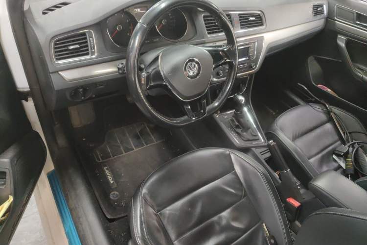 Used Volkswagen Lavida 2015 1.6L Automatic Comfort Edition