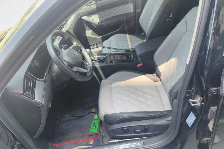 Used Volkswagen Magotan 2023 2 Million Units Limited Edition 330TSI DSG Leading Version Left Front Seat