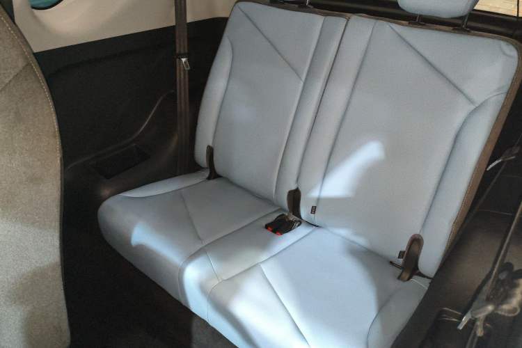 Used Chery Little Ant 2022 Sweet Pink Edition Half-Sugar Version Lithium Iron Phosphate 29.2 kWh 30 kW 301 km
