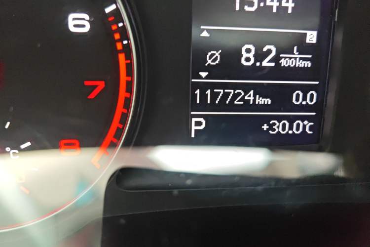 Used Audi Q3 2017 30 TFSI Fashion Model Odometer Close Up