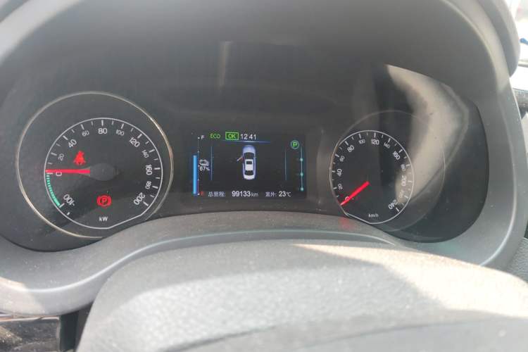 Used BYD e5 2018 450 Smart Connect Enjoyment Version

