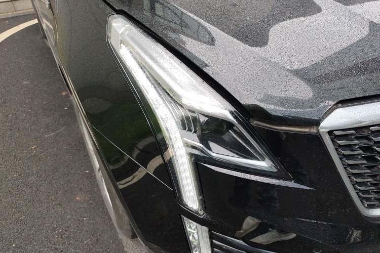 Used Cadillac XT5 2023 2.0T Two-Wheel-Drive Fashion Edition Right Front Headlight