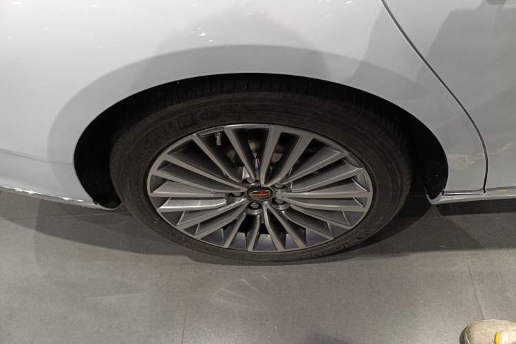 Used Hongqi H9 2020 2.0T Smart Connect Flagship Edition Right Rear Wheel Hub