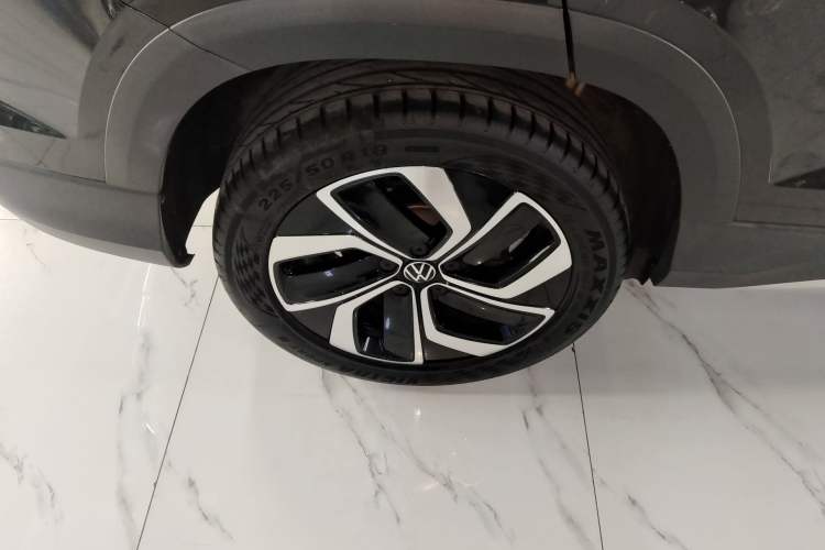 Used Volkswagen Tharu 2023 300TSI Two-Wheel-Drive Full Moon Edition Right Rear Wheel Hub