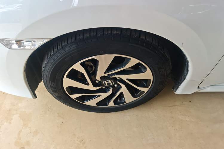 Used Honda Civic 2016 220TURBO CVT Luxury Edition Exterior 2