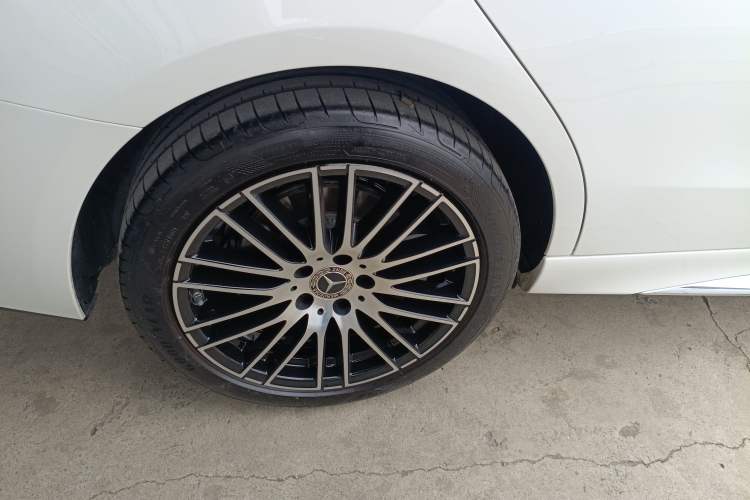 Used Mercedes-Benz C-Class 2024 Restyled C-Class 260 L Sport Edition Right Rear Wheel Hub