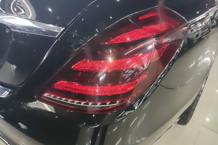 Used Mercedes-Benz S-Class 2018 S 320 L Right Rear Taillight