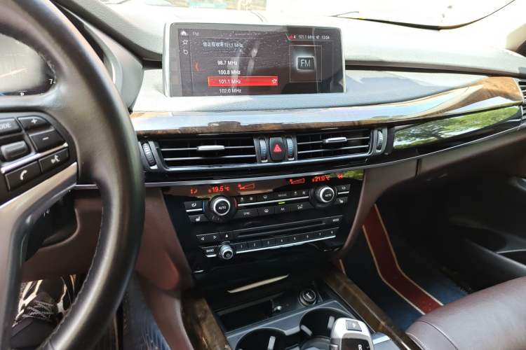 Used BMW X5 2018 xDrive35i Elegant Edition Audio And AC Panel