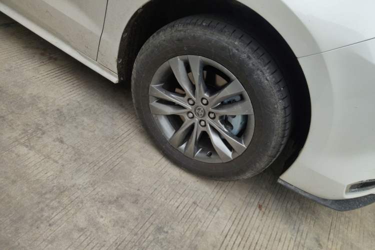 Used Toyota Sienna 2026 Model 2.5L Dual-Engine Two-Wheel-Drive Comfort Edition