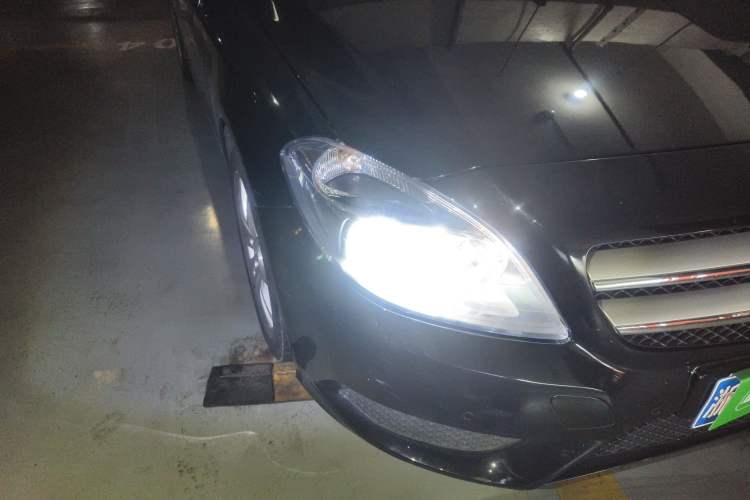 Used Mercedes-Benz B-Class 2012 B 180 Right Front Headlight