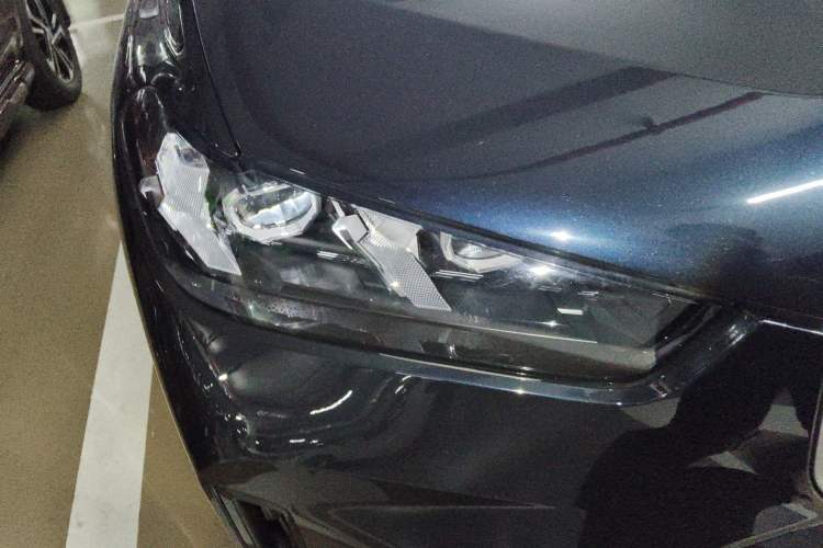 Used BMW X5 2023 xDrive 30Li Luxury M Sport Package
