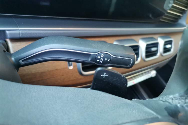 Used Mercedes-Benz GLS 2020 GLS 450 4MATIC Luxury Model Gear Lever