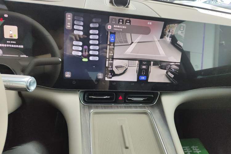 Used Hima AITO M8 2025 Model Pure Electric Max+ Six-Seat Four-Wheel-Drive Version