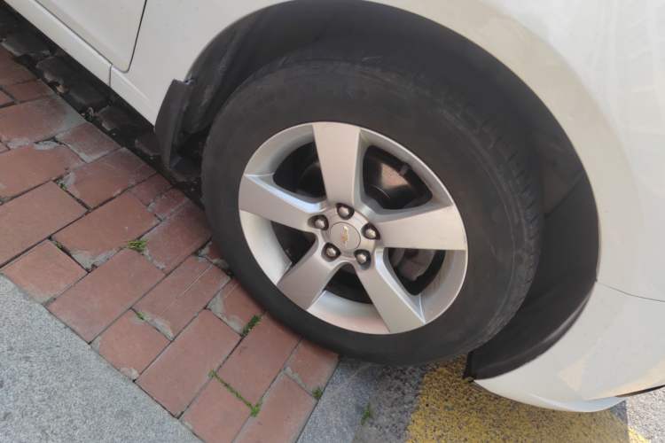 Used Chevrolet Cruze 2012 1.8L SE AT Right Front Wheel Hub