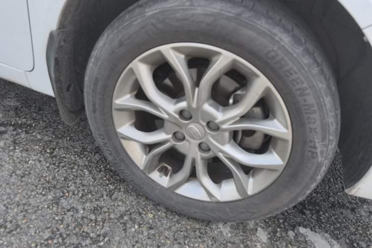 Used Geely Auto Vision 2018 1.5L Automatic Happiness Edition Right Front Wheel Hub