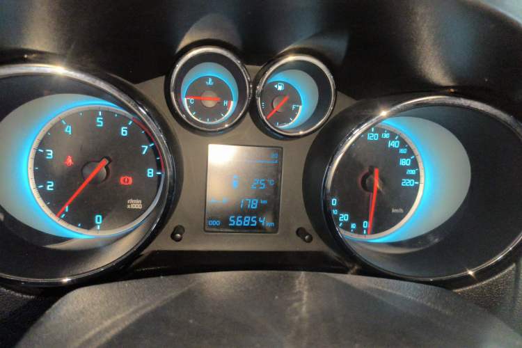 Used CHANGAN CS35 2014 1.6L Manual Luxury Model China IV Standard Instrument Cluster
