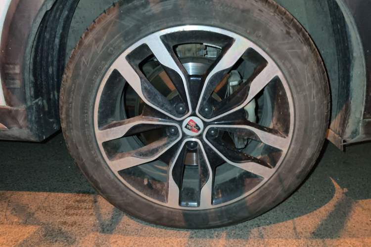 Used Roewe RX5 2016 20T Two-Wheel Drive Automatic Internet Smart Edition Exterior 1