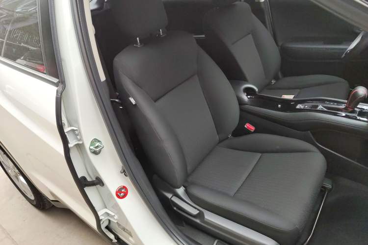 Used Honda Vezel 2015 1.5L CVT two-wheel drive Comfort trim
